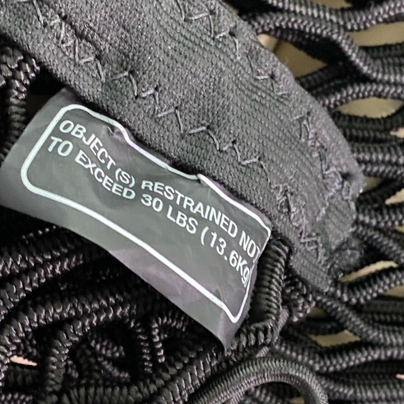 Trunk cargo net by Lexus - Picture 6 of 8